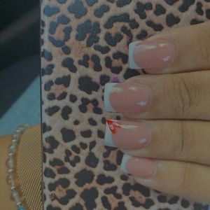 Gel tips, press on nails